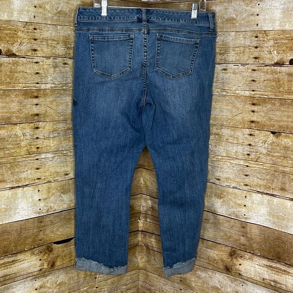 TORRID CROPPED DISTRESSED STRETCH RAW HEM FEATHER GRAPHIC BOYFRIEND JEANS SZ.14 - Picture 2 of 8